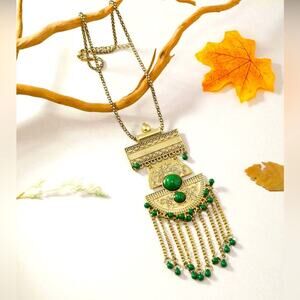 Like NEW Boho Oriental inspired jewelry piece faux jade festive necklace